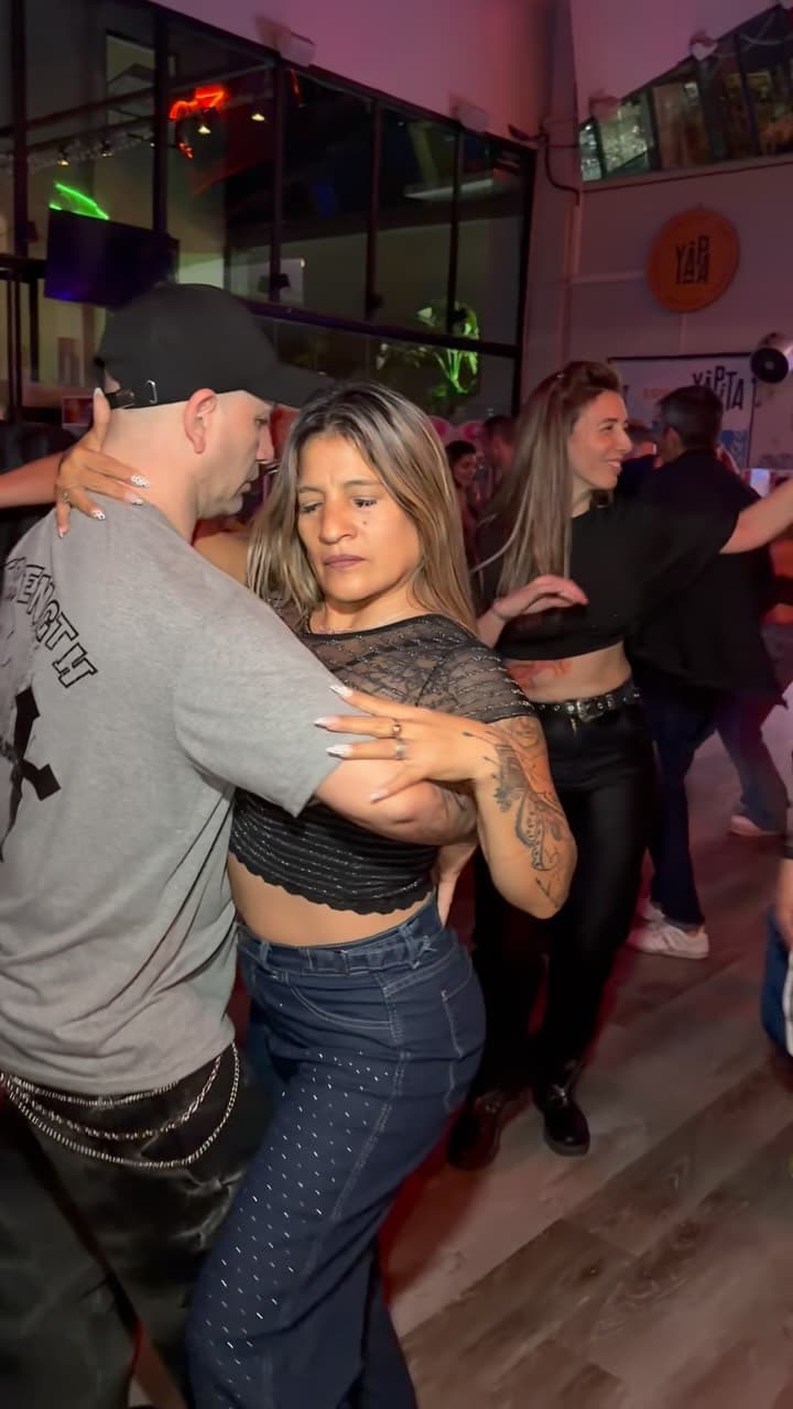 Bachata en el Shopping de Villa del Parque